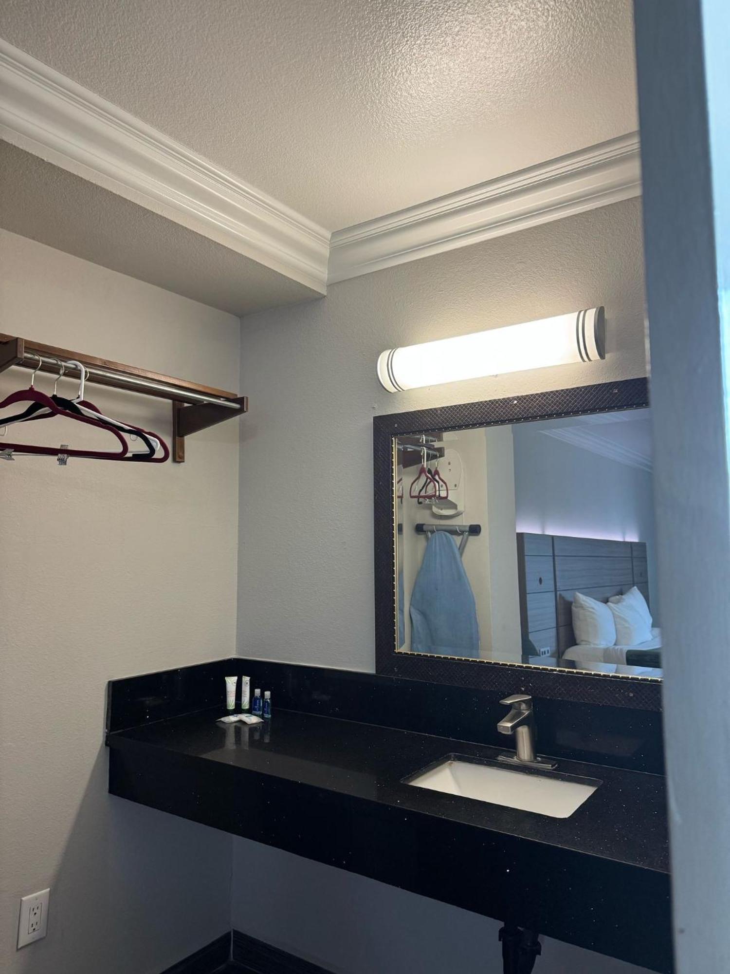 Rodeway Inn Ventura Exteriér fotografie